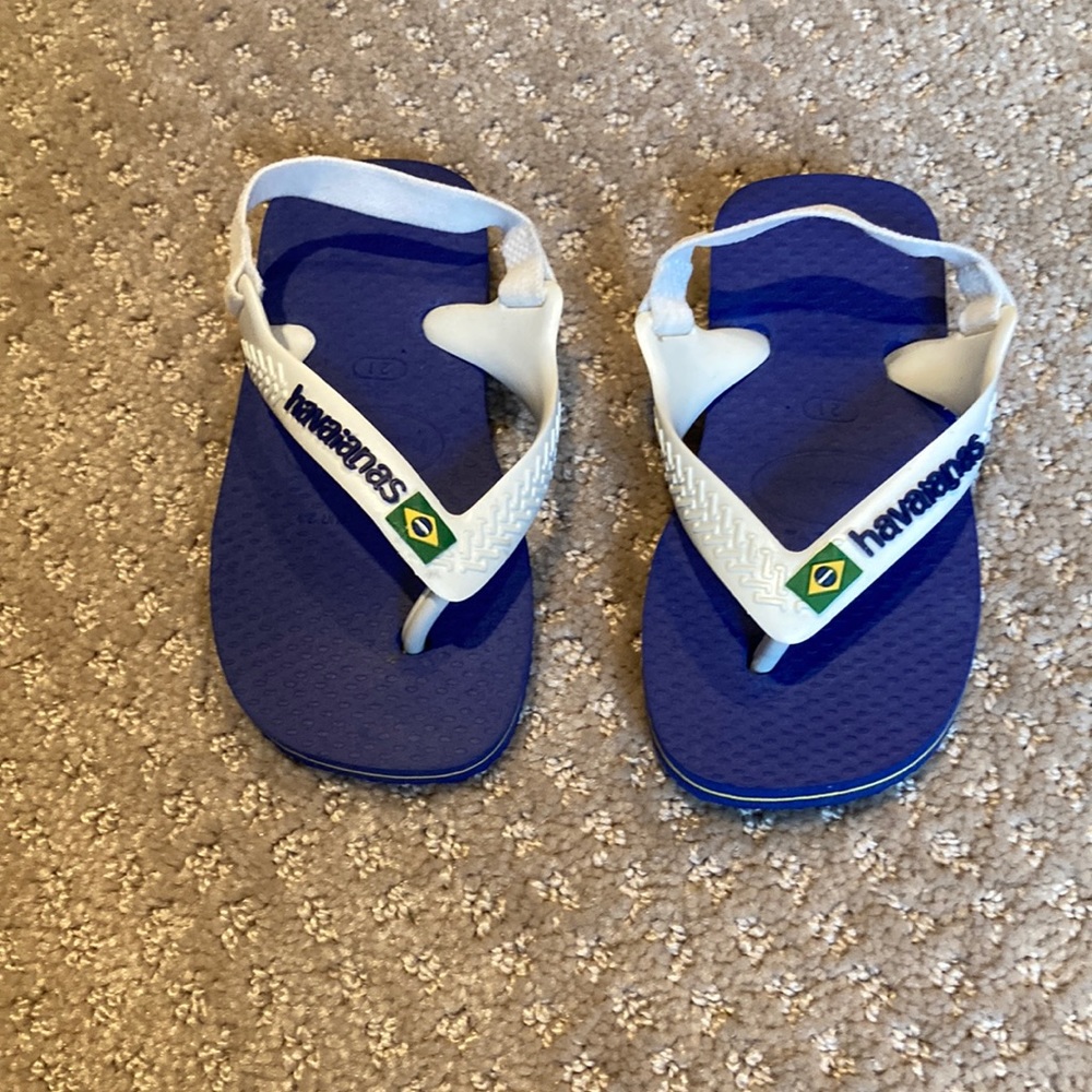NWOT baby havaianas size 7c